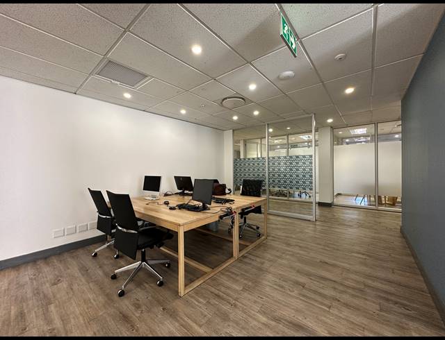 425M² OFFICE TO LET IN SANDTON CENTRAL